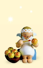 Wendt und Kühn kleiner Margeritenengel sitzend mit Apfelkorb Wendt und Kühn kleiner Margeritenengel sitzend mit Apfelkorb