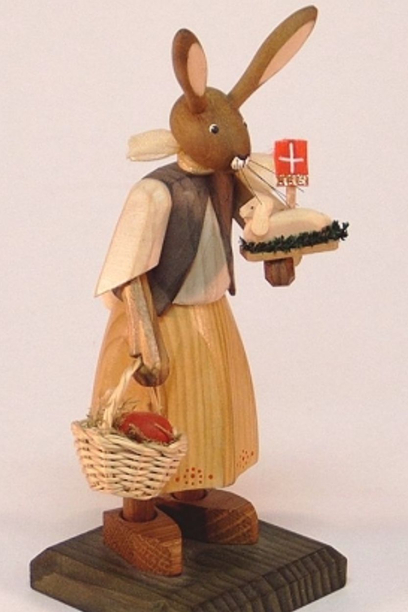 Osterhasenmädchen mit Osterlamm 13cm - Fa. Steglich Osterhasenmädchen mit Osterlamm 13cm - Fa. Steglich