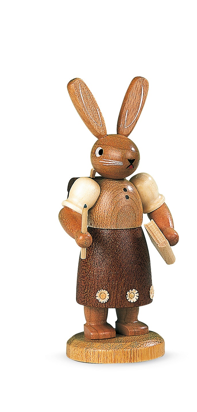 Hasenschulmädchen mit Buch - natur