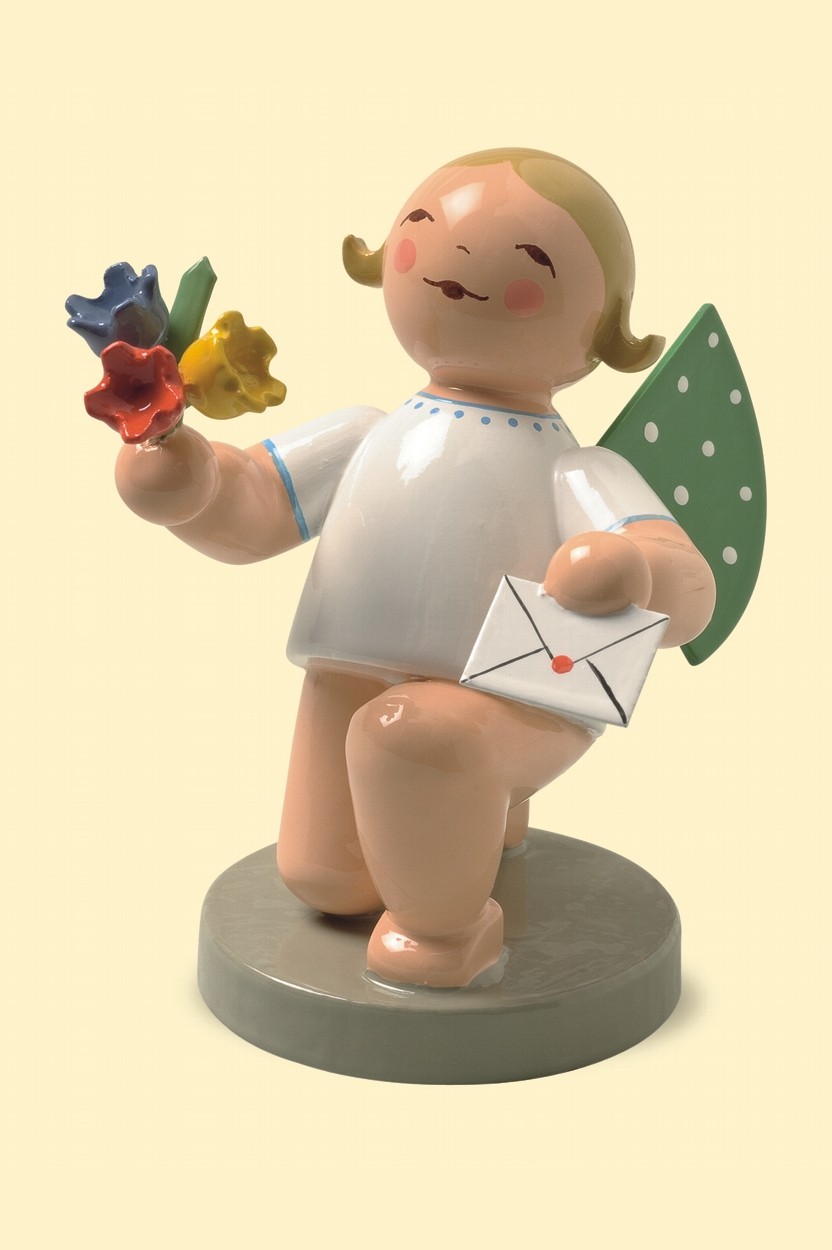 Grünhainichener Engel® - kniend mit Brief und Blumen, Wendt&Kühn - Froher Botschafter
