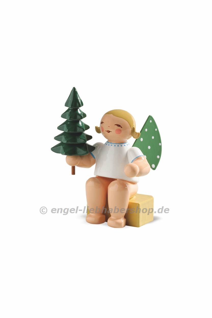 Grünhainichener Engel® klein mit Bäumchen - sitzend, blond, Wendt und Kühn