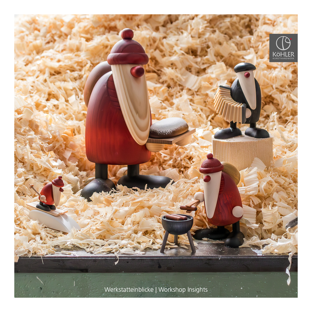 Weihnachtsmann mit Christstollen, groß