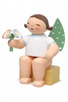 Grünhainichener Engel® klein mit Strauß - sitzend, Wendt und Kühn Grünhainichener Engel® klein mit Strauß - sitzend, Wendt und Kühn