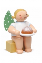 Grünhainichener Engel® klein mit Kuchen - sitzend, Wendt und Kühn Grünhainichener Engel® klein mit Kuchen - sitzend, Wendt und Kühn