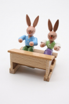 Osterhasen Schulbank mit 2 Hasenkindern - ESCO Osterhasen Schulbank mit 2 Hasenkindern - ESCO