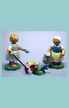 Gartenkind Mädchen mit Gießkanne - Wendt & Kühn Gartenkind Mädchen mit Gießkanne - Wendt & Kühn